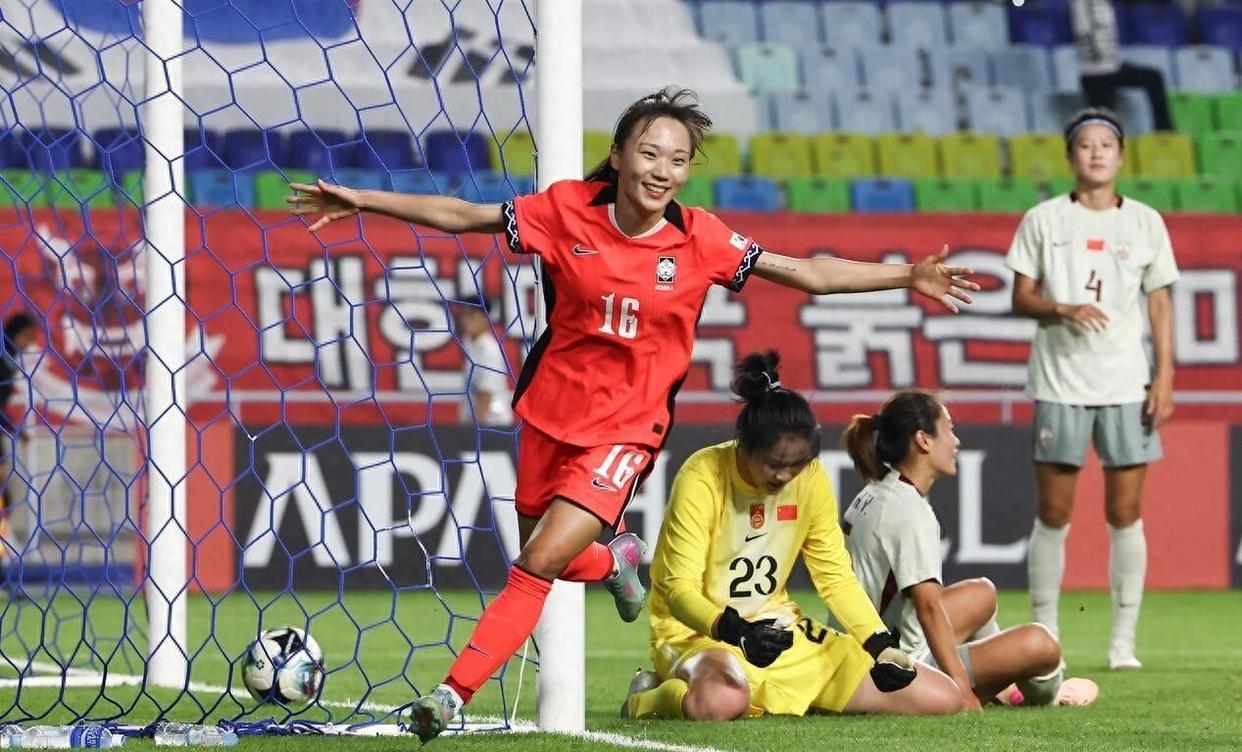 包含热血沸腾的比赛无数球迷为女足加油助威,引发热议的词条 包含热血沸腾的比赛无数球迷为女足加油助威,引发热议的词条