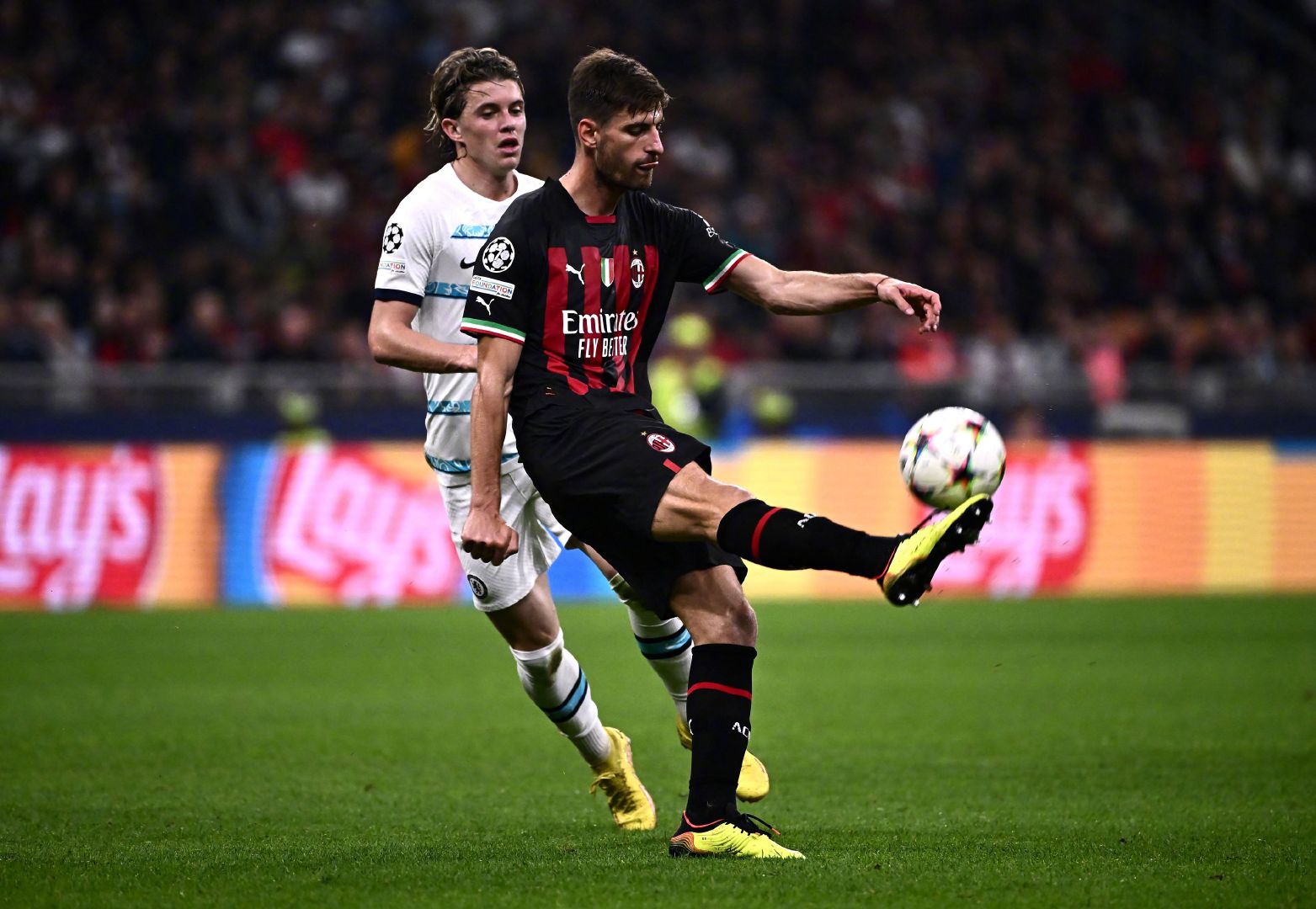 包含意大利客场大胜利沙,三连胜稳居小组榜首,气势如虹的词条 包含意大利客场大胜利沙,三连胜稳居小组榜首,气势如虹的词条