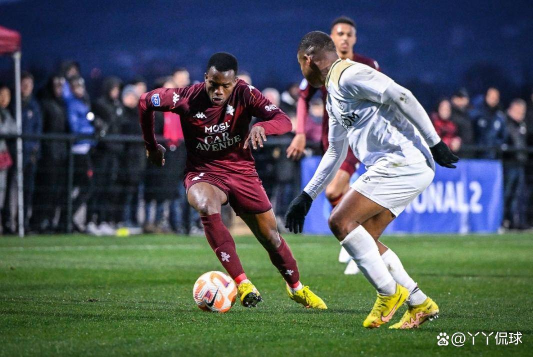 兰斯在主场大胜,收获关键比赛,引发热议 兰斯在主场大胜,收获关键比赛,引发热议