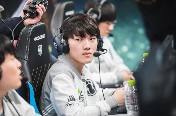 FNC轻取HKA,JackeyLove拿下关键大龙宿敌对决四强赛,技惊四座 FNC轻取HKA,JackeyLove拿下关键大龙宿敌对决四强赛,技惊四座